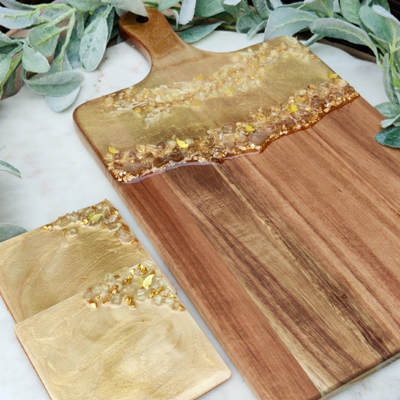 12. Resin Acacia Wood Charcuterie/Cheese Board - Picture 5 of 7